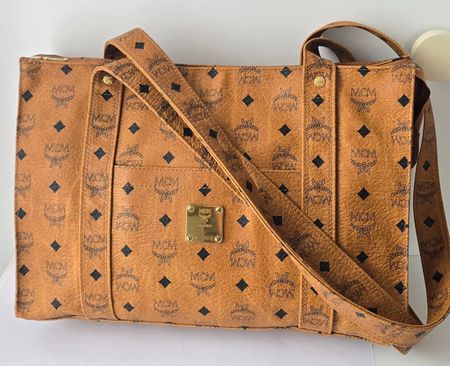 MCM Shopper Medium Heritage Cognac Canvas.