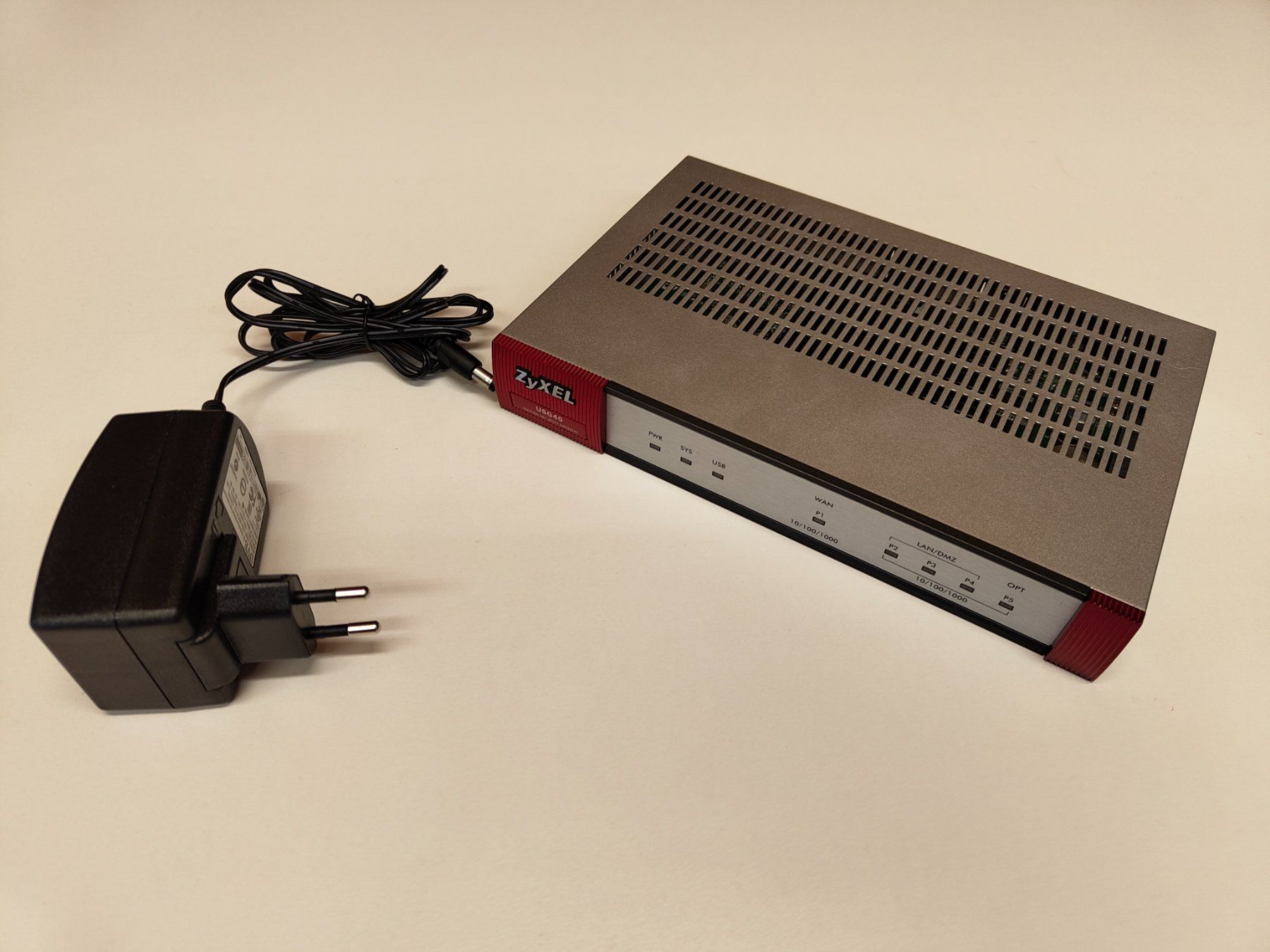 Zyxel Firewall: Firewall Zyxel Zywall USG 40 – Usato da Riniken venduto da kawas80 3