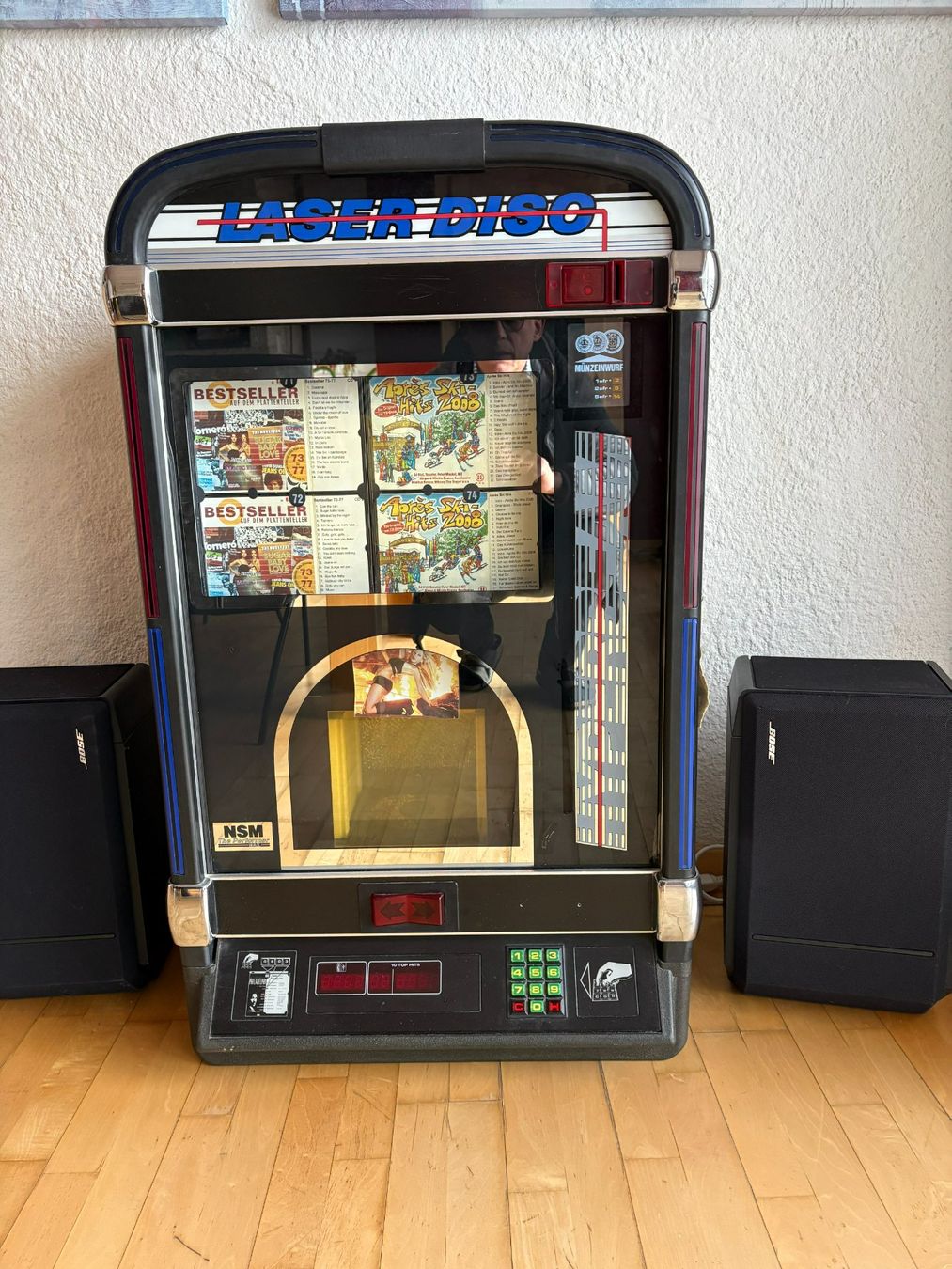 Jukebox: Nostalgie pur: Laser Disc Jukebox mit Bose Soundsystem – Usato da Buchs SG venduto da Biker57 1