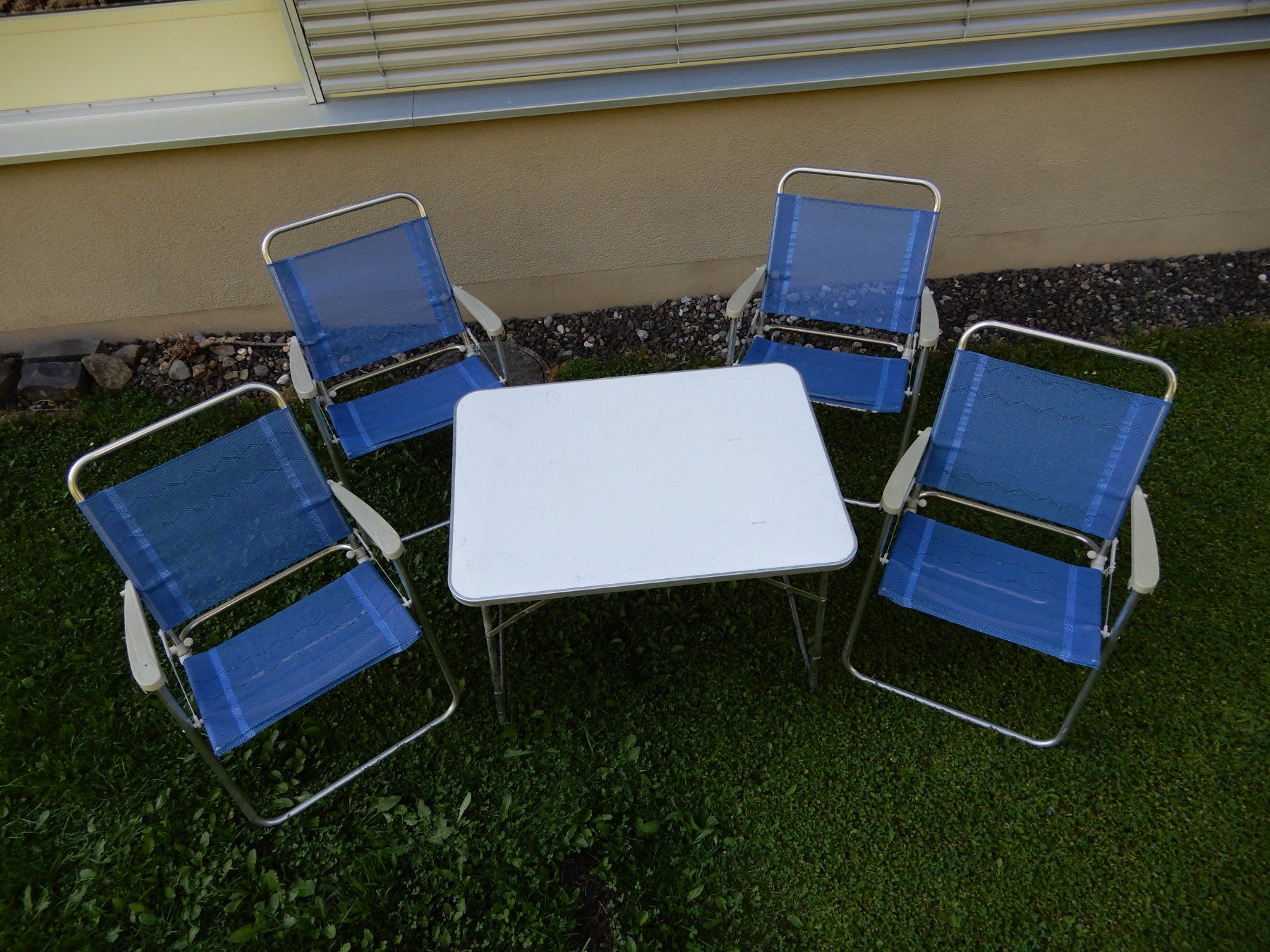 Chaises: Campingstühle mit Tisch – D'occasion à St. Gallen par Dachs330