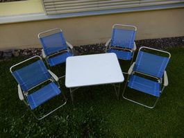 Campingstühle mit Tisch
