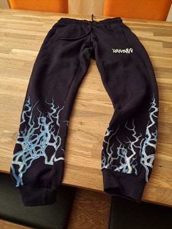 Coole Trainerhose zu verkaufen.Grösse 11/12 Jahre.