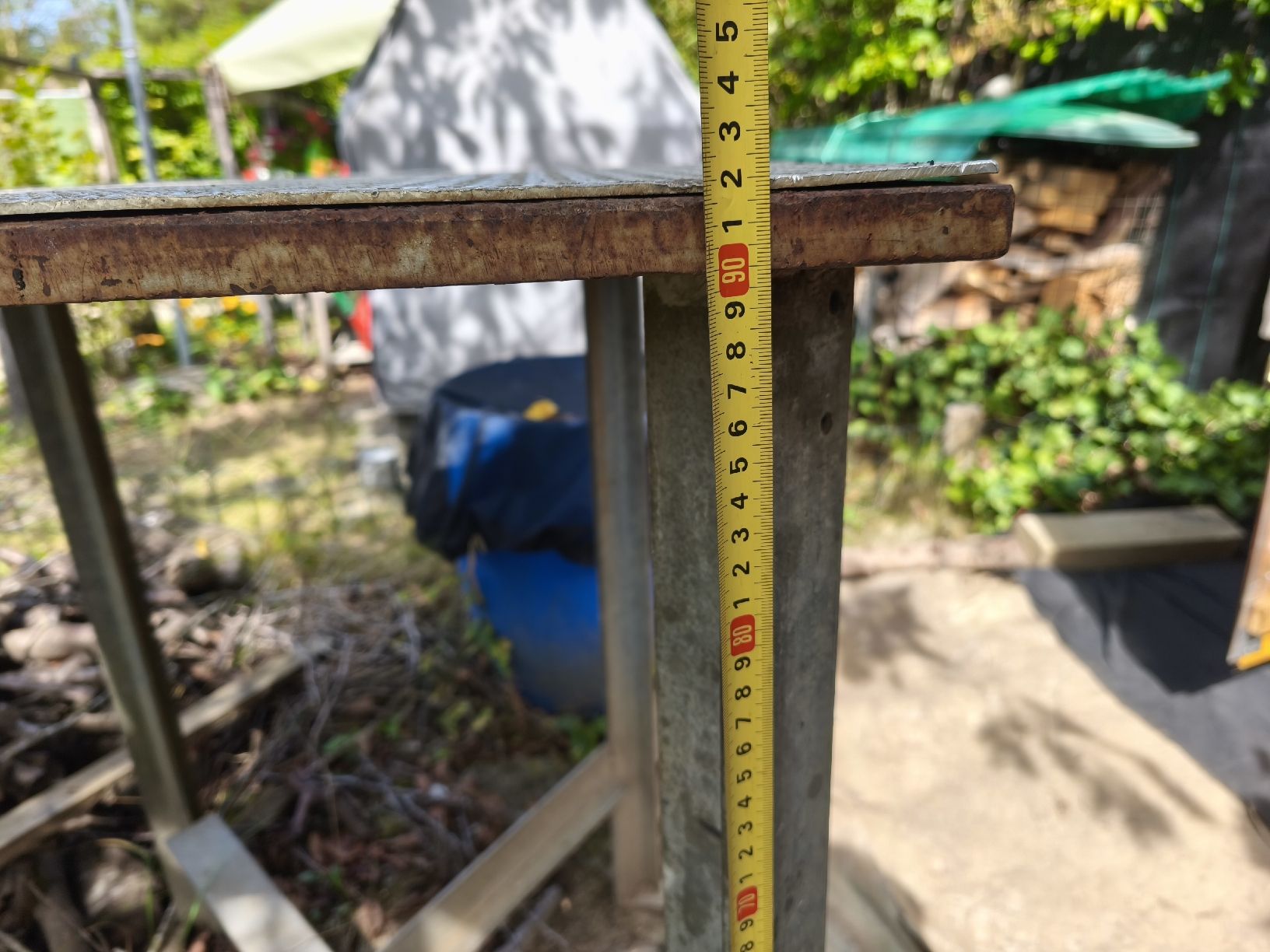 Tables: Gartentisch Metall gebraucht ca. 67x77x90cm – D'occasion à Reinach BL par MIL-HA 1