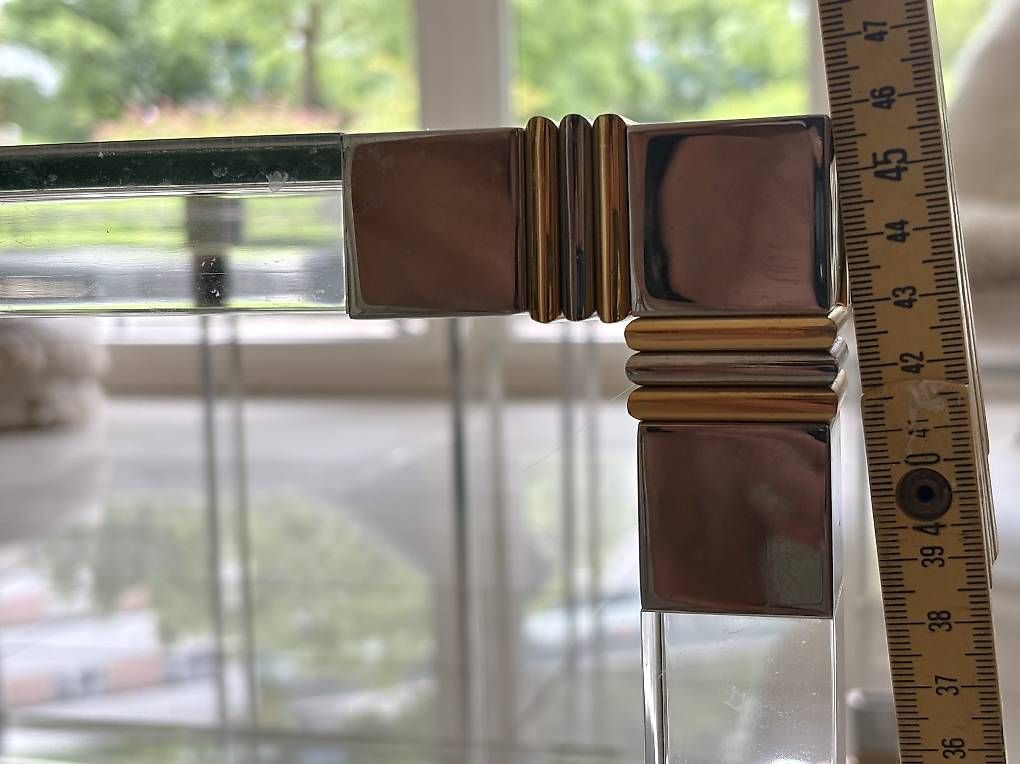 Tavoli: Plexiglastisch mit gold/silbrigen Beschlägen – Usato da Hochfelden venduto da Carla73 1