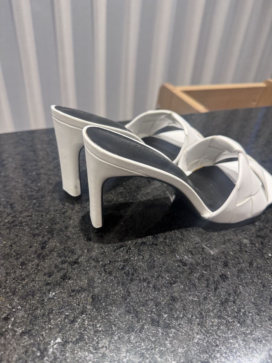 Scarpe da donna: Damenschuhe Sandalen weiss Grösse 38 – Usato da Luzern venduto da raquel.m 4