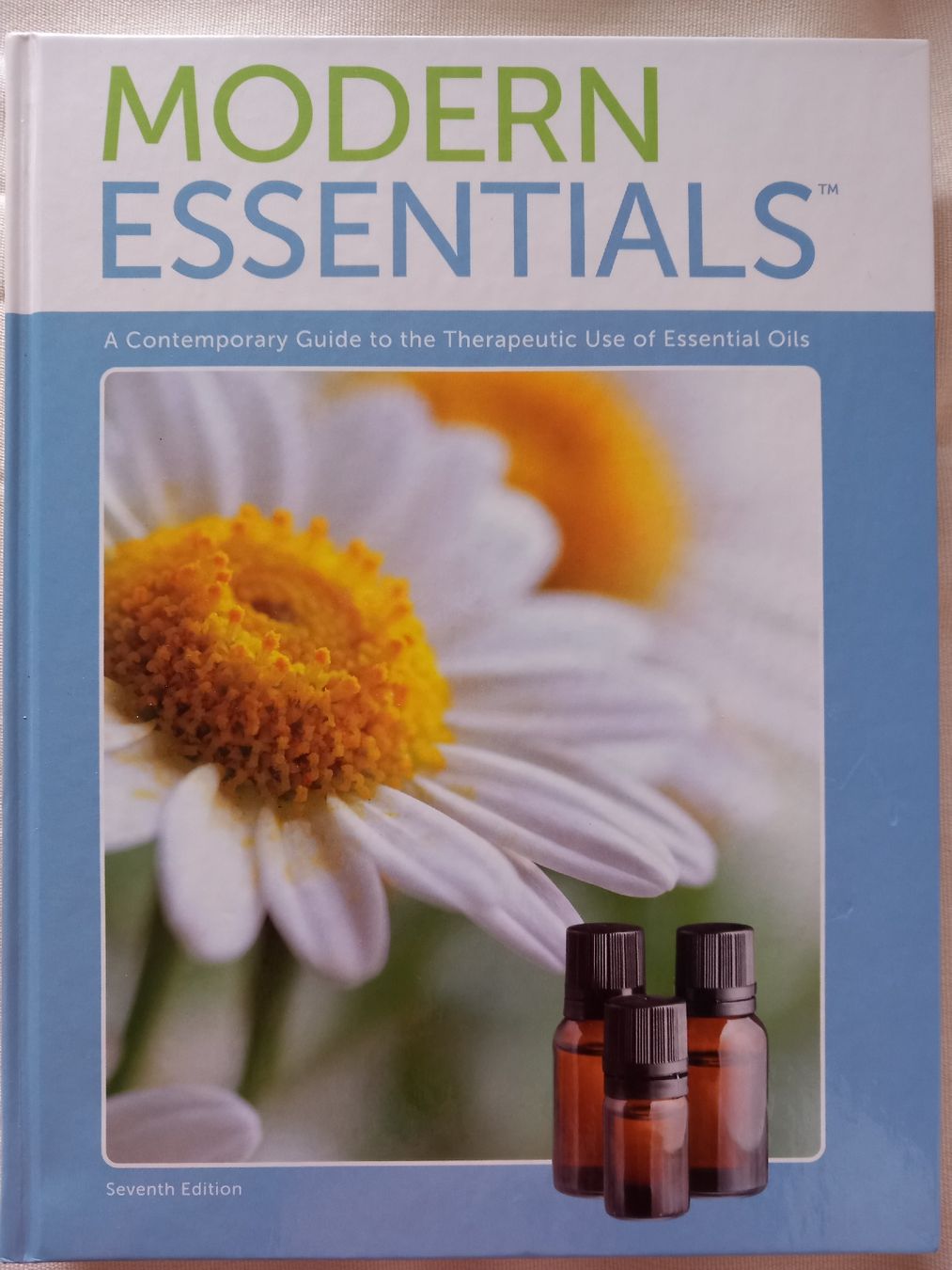 Libri: Modern Essentials Essential oils, 7.edition, ätherische Öle – Nuovo (secondo la descrizione) da Adliswil venduto da JanineT.