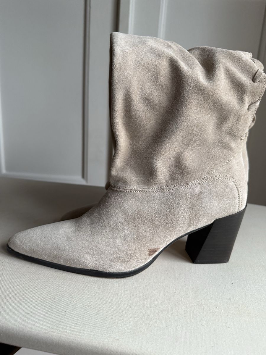 Zara Scarpe da donna: Zara suede boots - Size 40 - New - Never Worn – Nuovo (secondo la descrizione) da Genève venduto da jul_5xsn 5