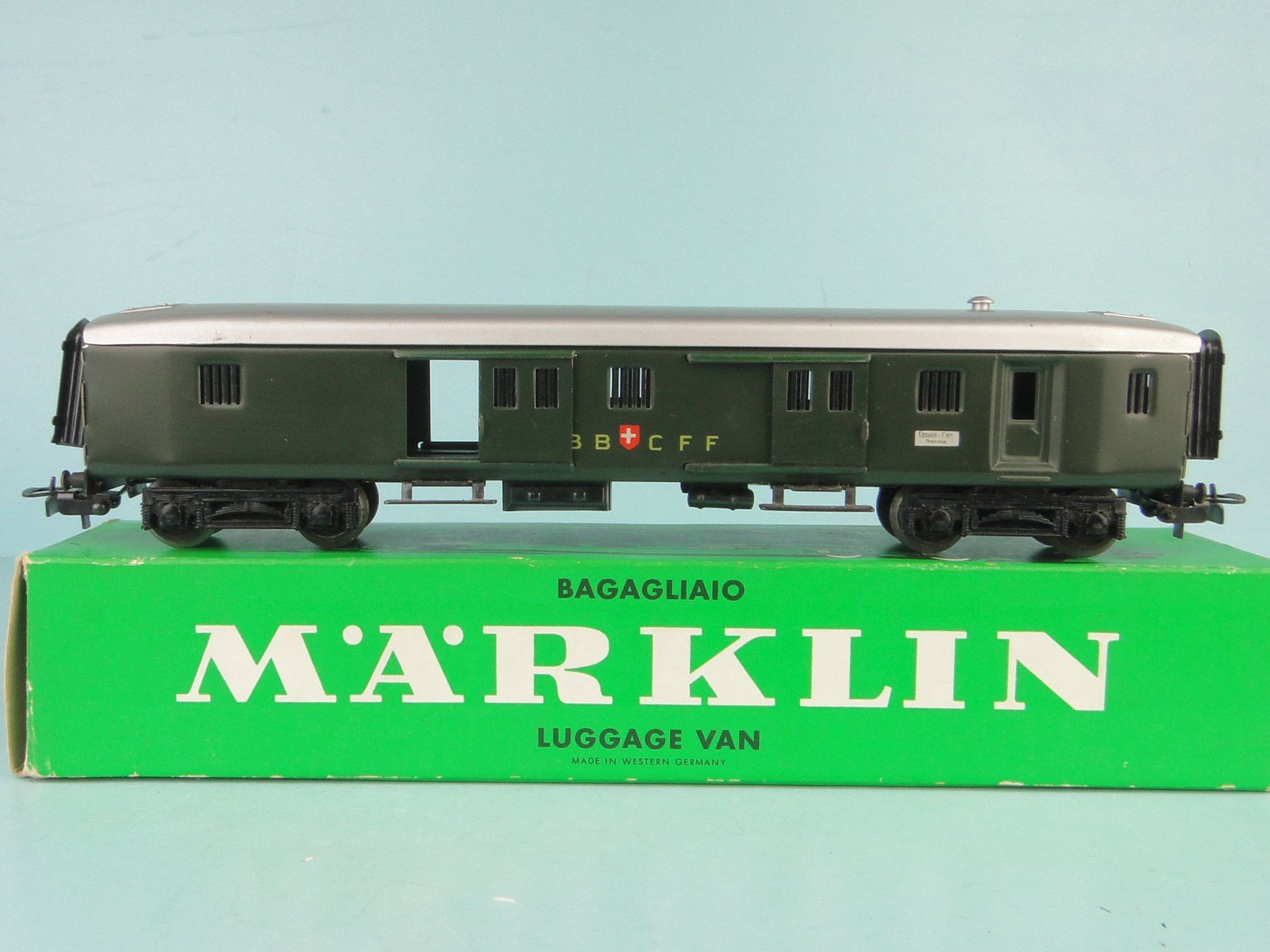 Märklin Modellini di ferrovie: Märklin 4017 SBB Gepäckwagen, Blech – Usato da Bülach venduto da cann11 2