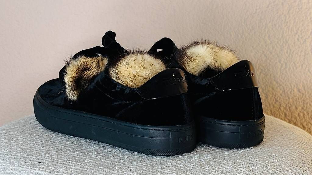 Tod'S Scarpe da donna: Tod's Sneaker schwarz Samt mit Nerzdetails, Grösse 37 – Nuovo (secondo la descrizione) da Zürich venduto da vefis 3