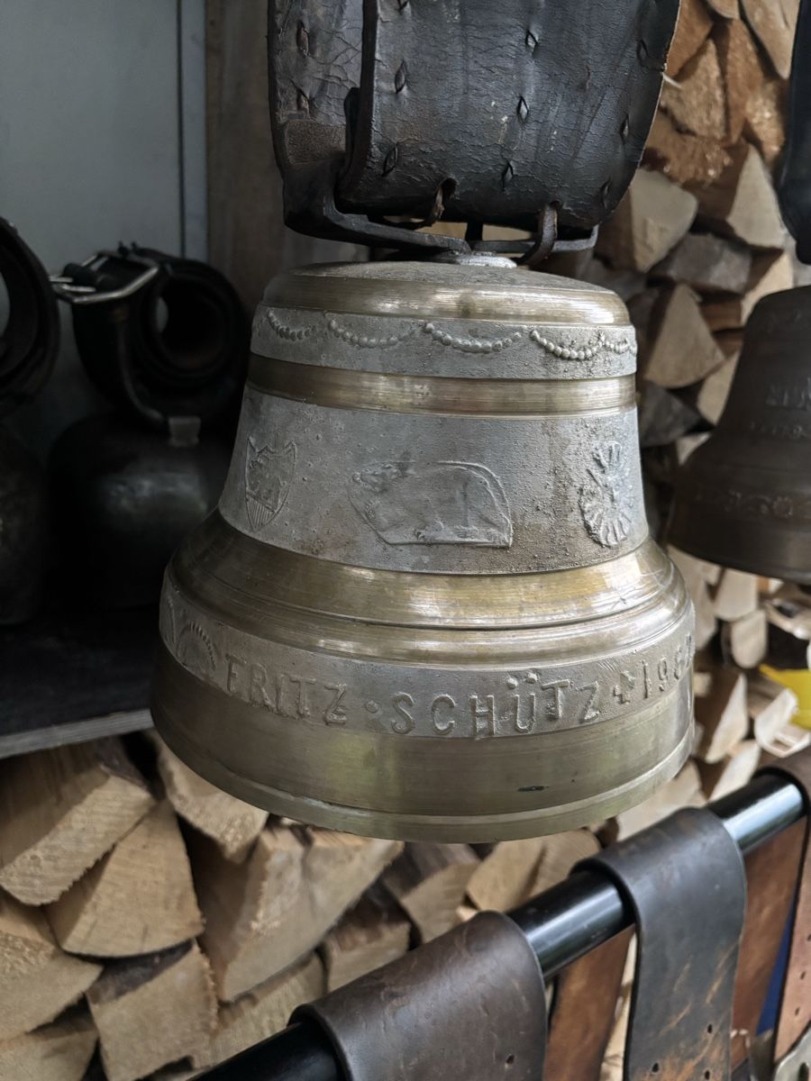 Campanacci mucche: Barinotto Überton. – Usato da Schangnau venduto da Roseggli82 2