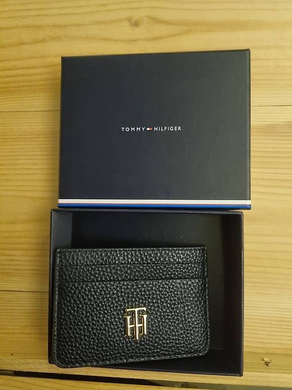 Brieftaschen: Tommy hilfiger card holder – Gebraucht aus Bassersdorf von ros_mn7q 1