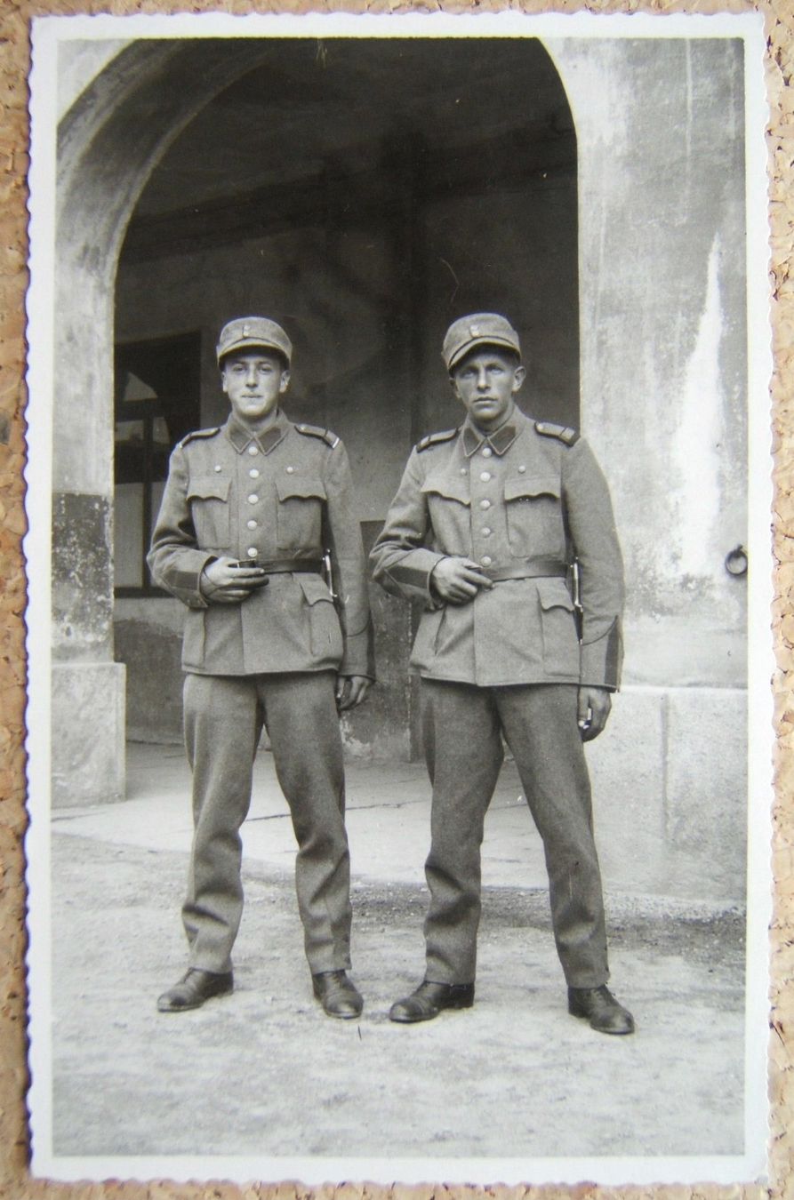 Ansichtskarten: FOTO-AK SCHWEIZER MILITÄR RS 1944 – Gebraucht aus Brunnen von Nonne04