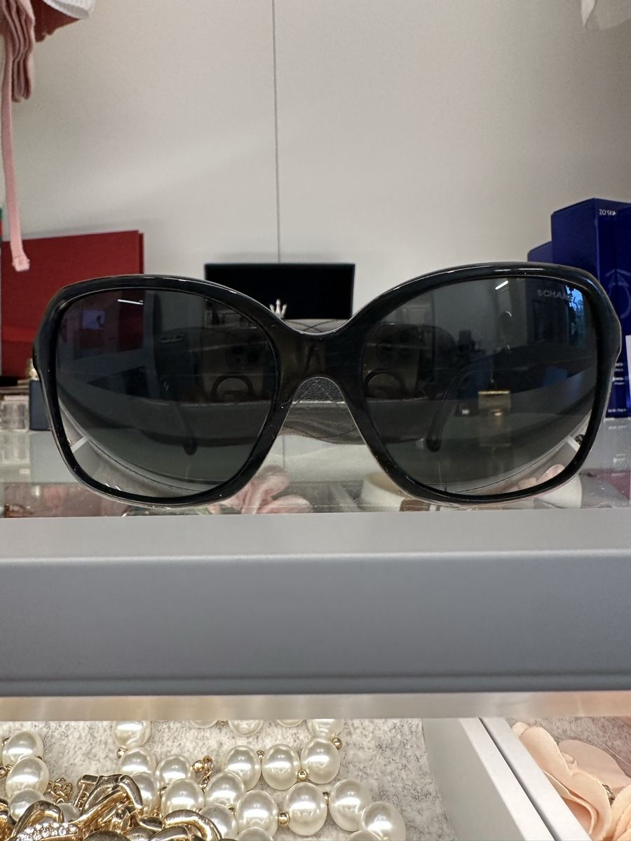 Brillen & Gläser: Chanel Sonnenbrille – Gebraucht aus Rudolfstetten von Laramalna