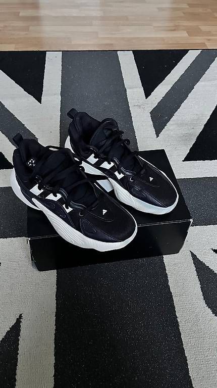 Adidas Scarpe da uomo: Chaussures de basket, Adidas performance, pointure 39,5 – Usato da le locle venduto da caryl 2