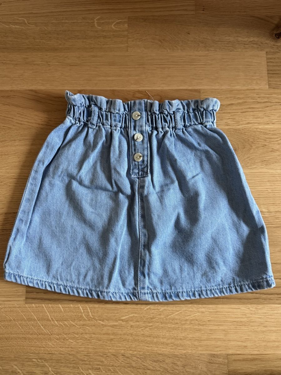 Zara Vestiti & Gonne: Zara Rock, Grösse 110 – Nuovo (secondo la descrizione) da Kleinandelfingen venduto da les_gb7w