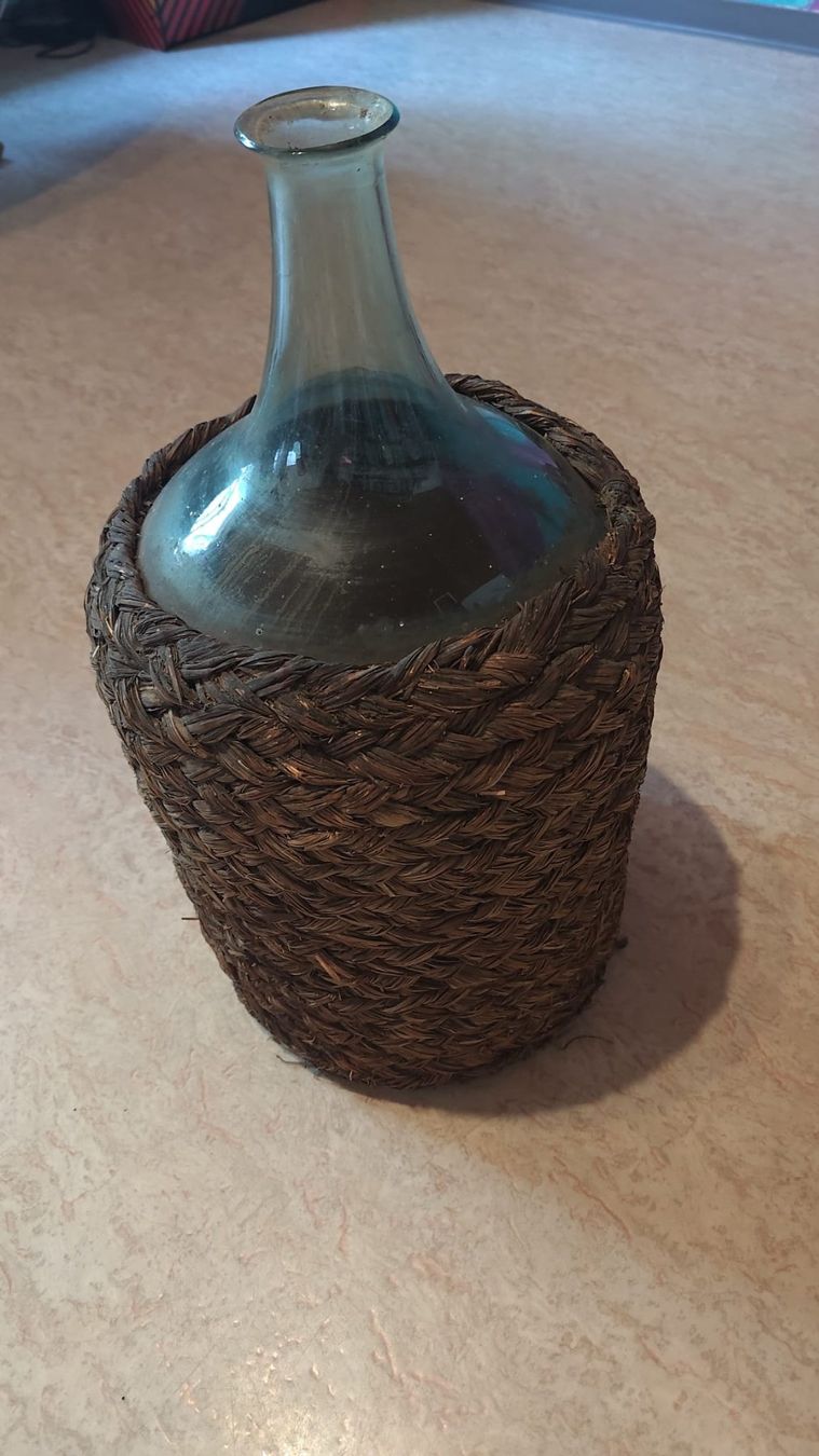 Flaschen: Antike Korbflasche – Gebraucht aus Henau von rmstudio