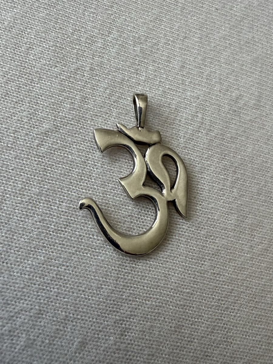Ciondoli: 2 Silber-Anhänger, OM und Mandala-Chakra – Usato da Strengelbach venduto da Chiavara 2