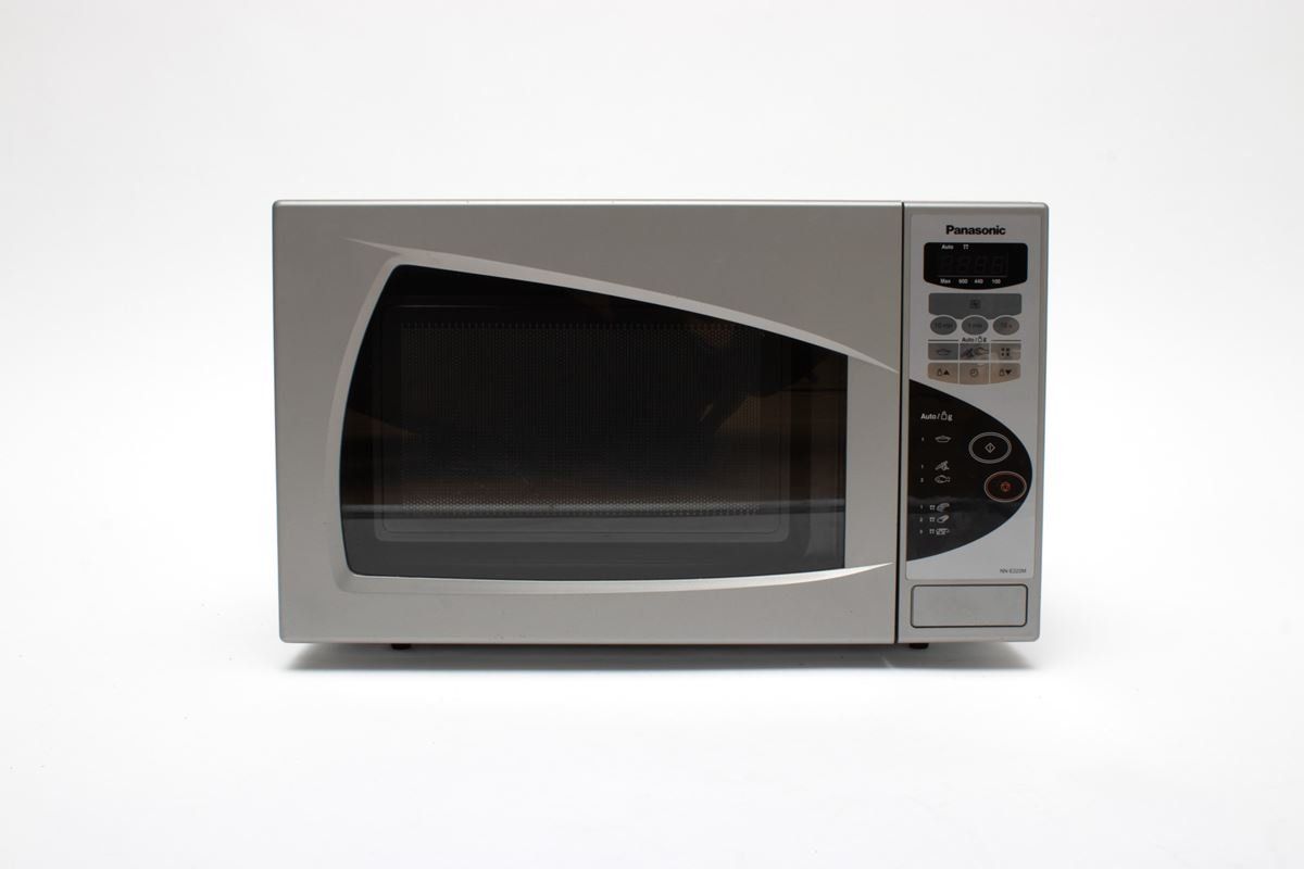 Elettrodomestici da cucina: PANASONIC Mikrowelle NN-E222M – Usato da Romanshorn venduto da Restwert_Romanshorn 3