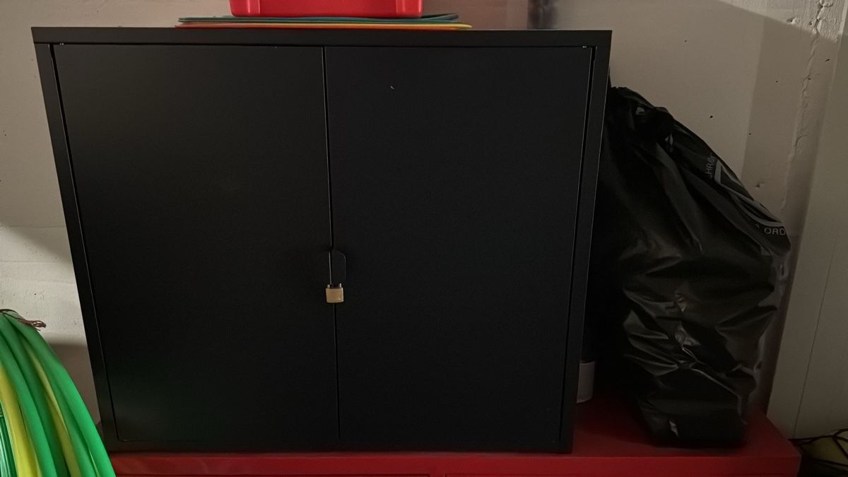 Armadi: Ikea Bror Schrank – Usato da zufikon venduto da Jacky.N