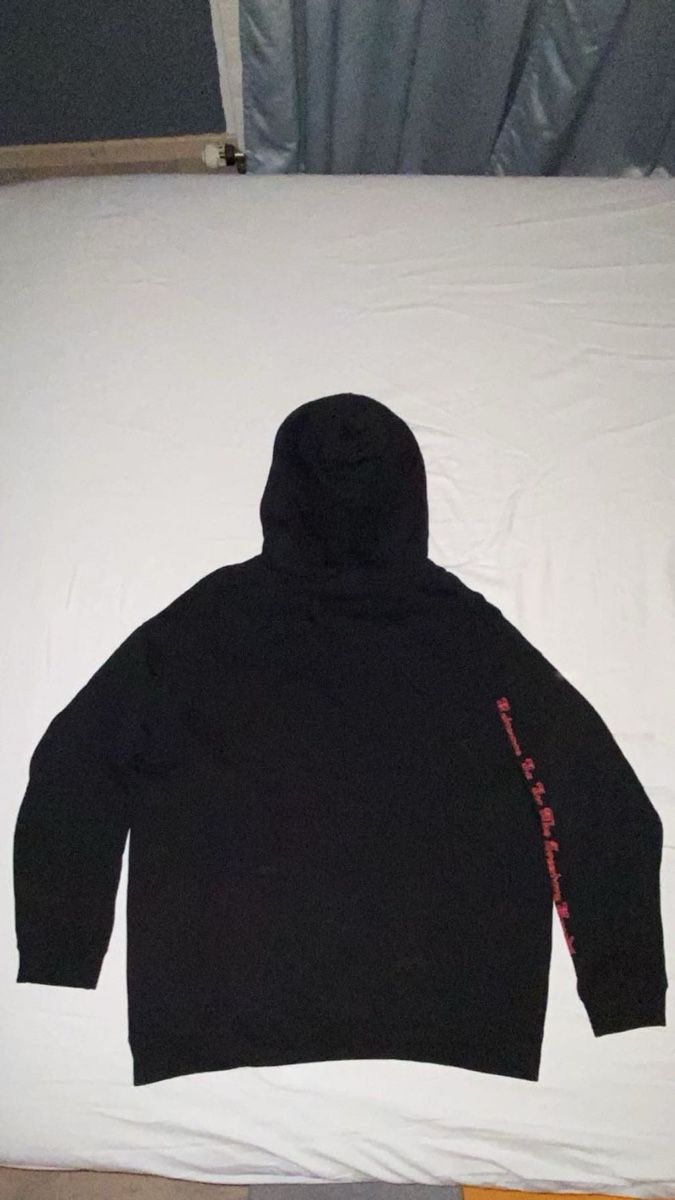Maglioni & Felpe: Revenge Hoodie XL – Usato da Berg (Dägerlen) venduto da lonzokeed 3