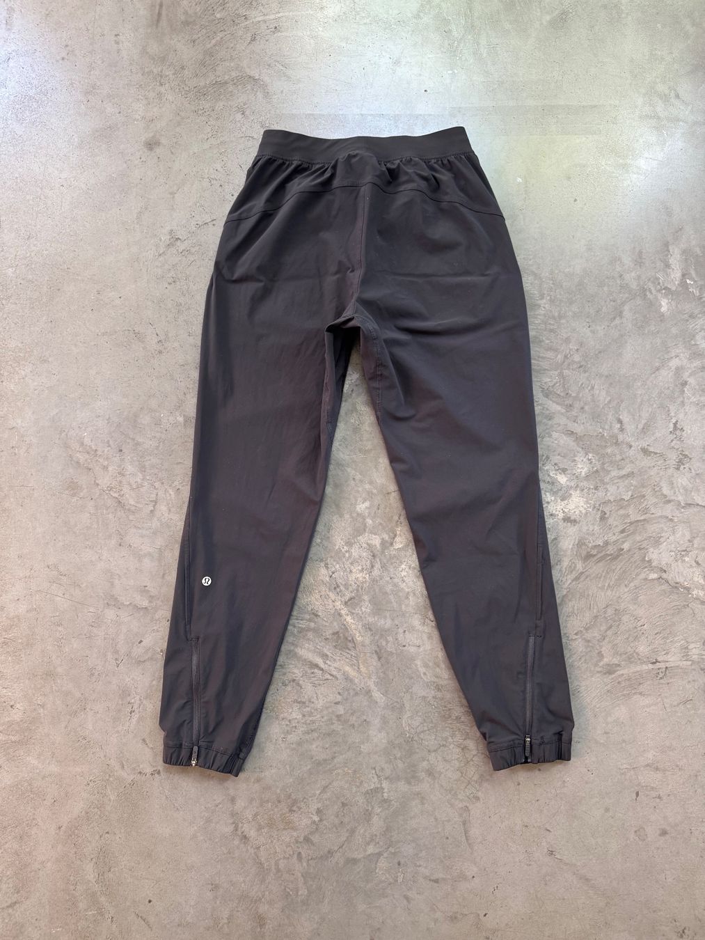 Lululemon Pantaloni: Adapted State Jogginghose Lululemon – Usato da Zürich venduto da lillaulrich 1