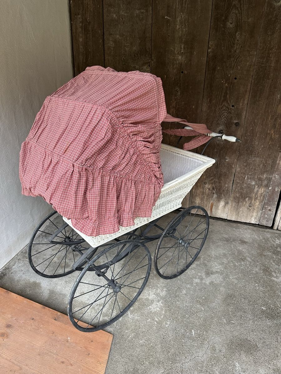 Carrozzine: Antiker Kinderwagen – Usato da Kölliken venduto da engine02 1