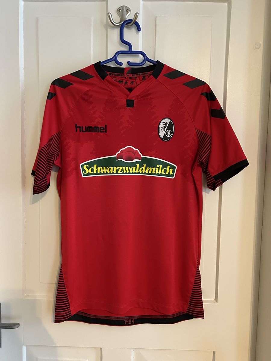 Hummel Canottiere & Pantaloni: Trikot SC Freiburg! – Nuovo (secondo la descrizione) da Gümmenen venduto da H-F-S