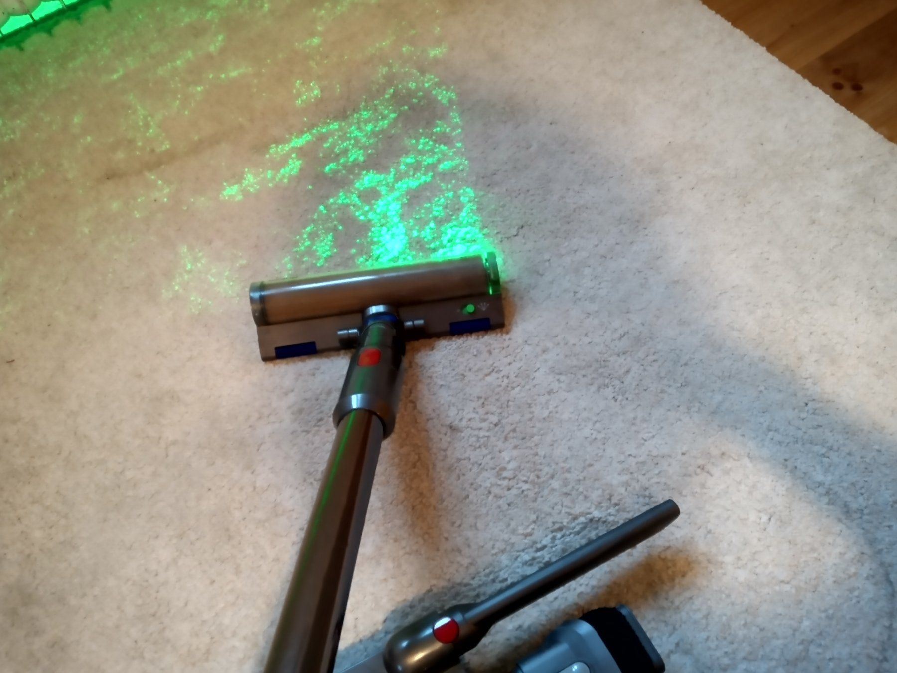 Dyson Aspirateurs & Accessoires: Handstaubsauger Dyson V15 – Défectueux à Prez-vers-Siviriez par Monija70 9