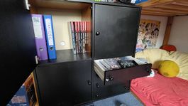 Meuble de rangement en carré et tiroirs