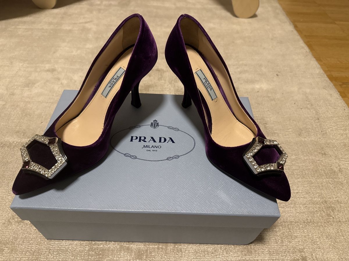Prada Damenschuhe: Prada – Neu (gemäss Beschreibung) aus Fällanden von io3