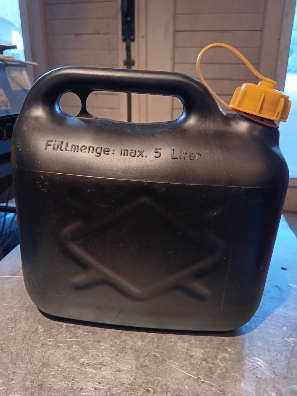 Bidons d’essence: Benzinkanister 5 Liter – D'occasion à Dietikon par Sauber64