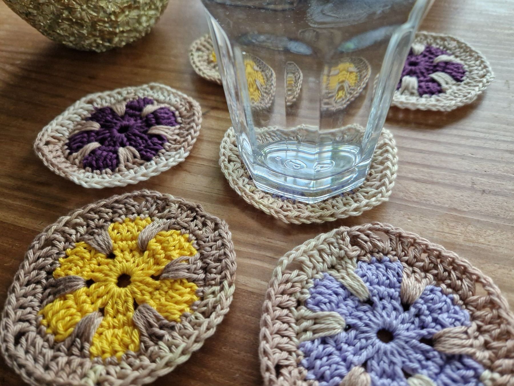 Tutte le decorazioni: 6 Häkel Glas Coaster Untersetzer 'Juniper' handgemacht – Nuovo (secondo la descrizione) da Neuhausen am Rheinfall venduto da Alchimista
