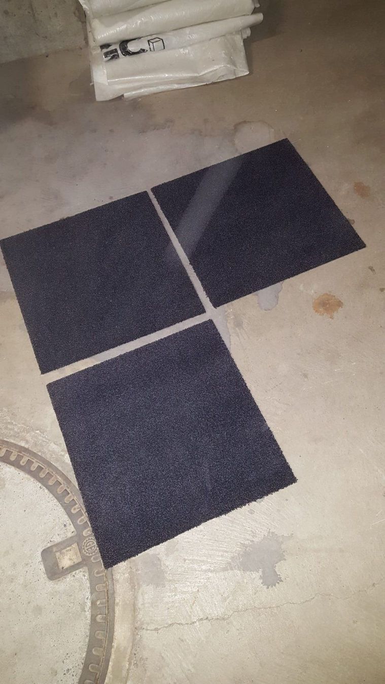 Tappeti: Teppichboden Fliessen 50x50cm – Usato da Wallisellen venduto da CONI02 2