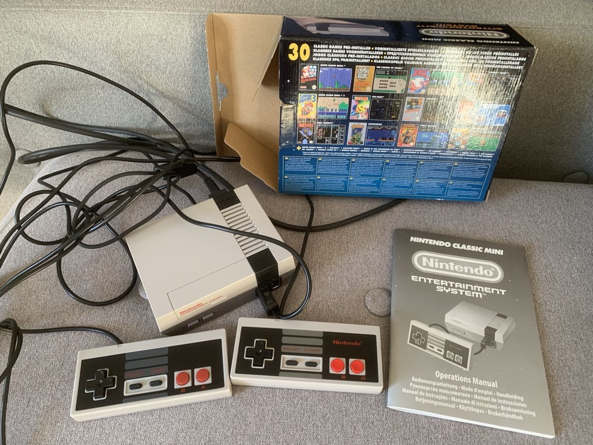 Nintendo Console: Nintendo Klassik mini – Nuovo (secondo la descrizione) da Wald AR venduto da bertli00 1
