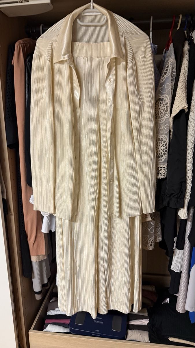 Mango Lotti di vestiti: Damen Plissee Set Bluse &Hose Beige Gr M – Nuovo (secondo la descrizione) da Haslen GL venduto da rana04