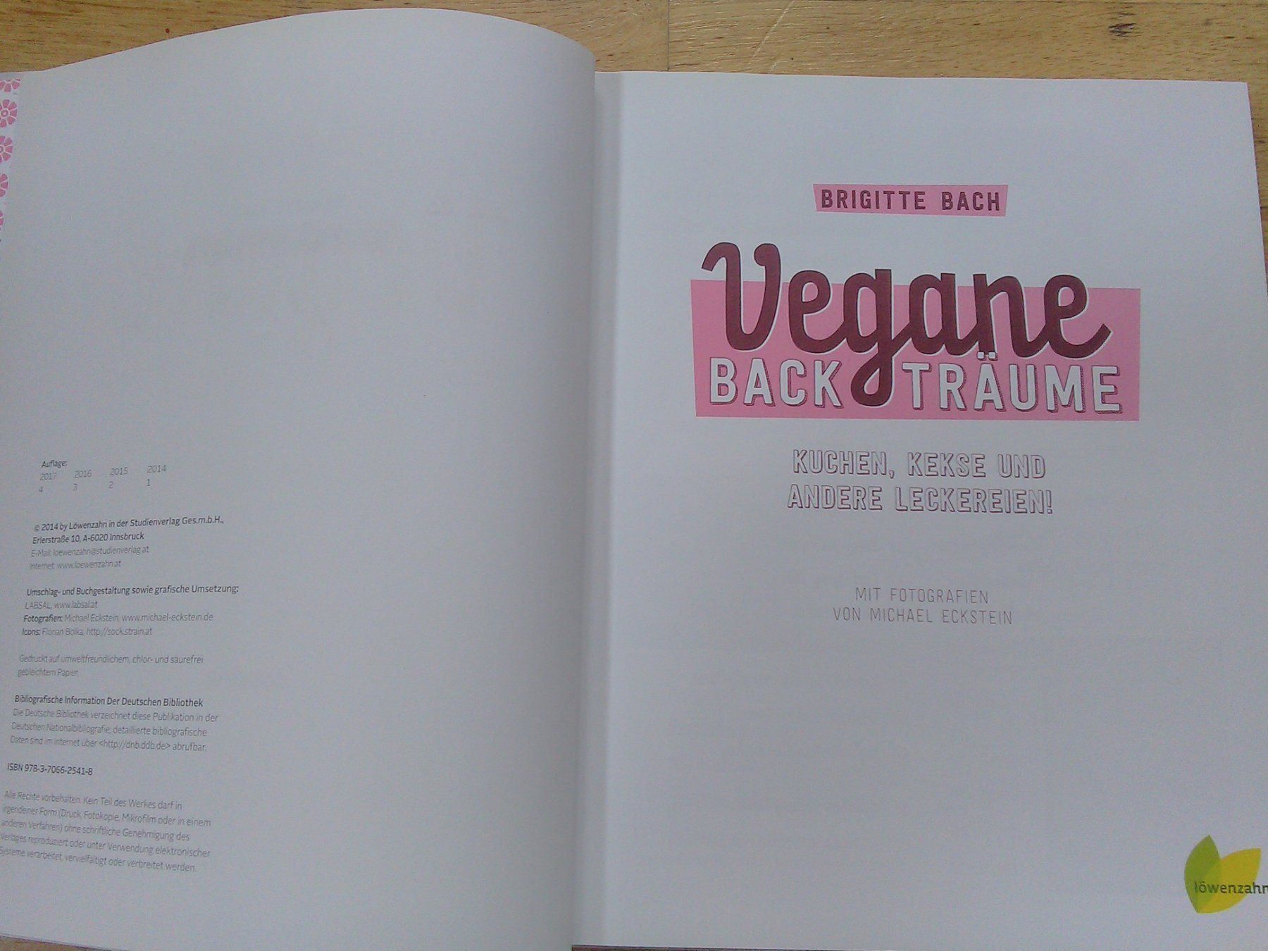 Libri: Vegane Backträume     (Brigitte Bach) – Usato da St. Gallen venduto da elkapone 1