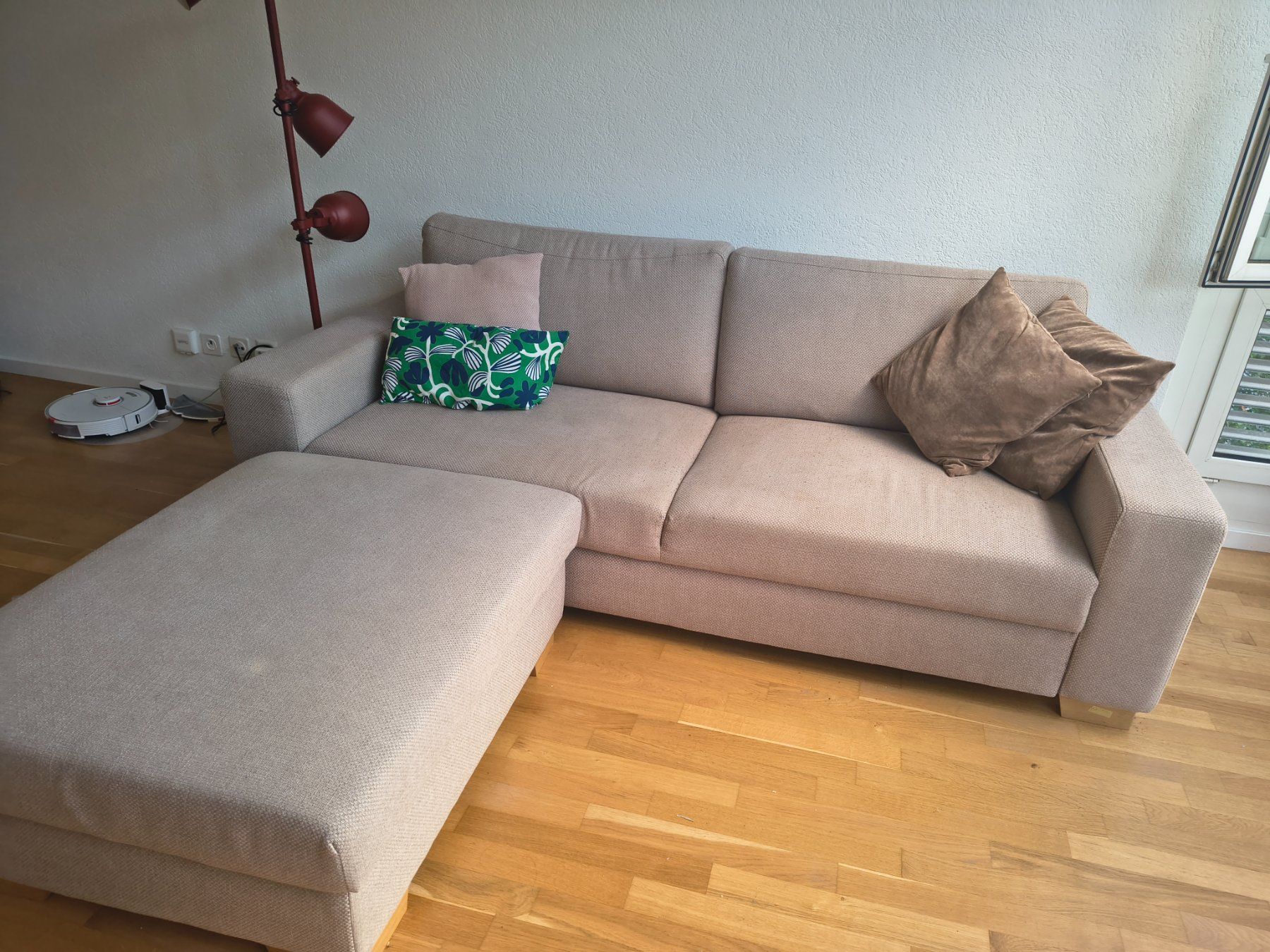 Ikea Divani: IKEA SÖRVALLEN Sofa mit Hocker – Schwarz/Weiss – Usato da Zürich venduto da eug_72cq 1