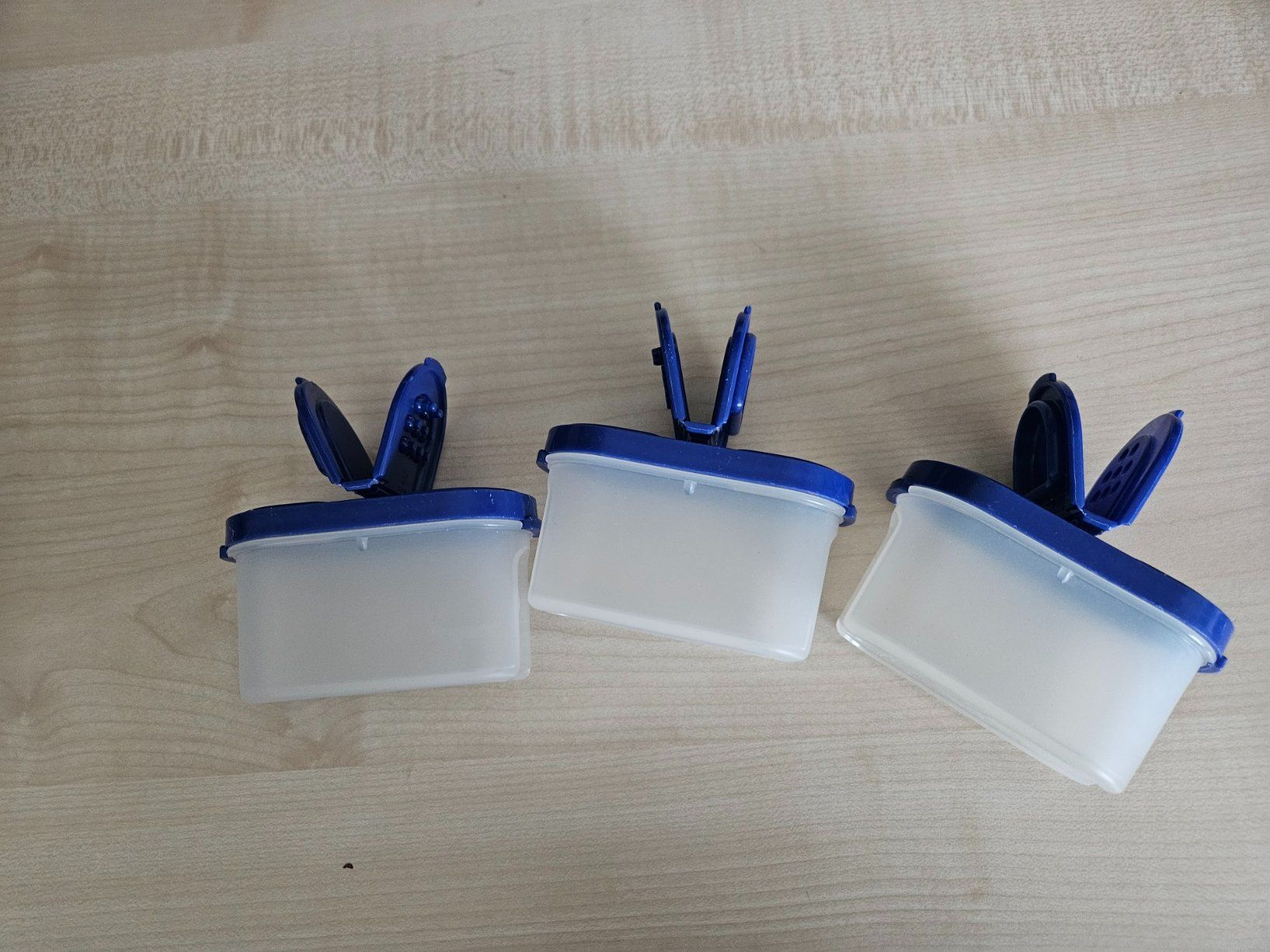 Tupperware Contenitori & Simili: Tupperware Gewürzböxli 3 Stück klein – Usato da Aesch BL venduto da Chrutli1 2