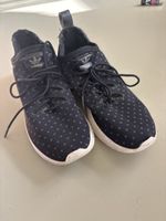 Baskets Adidas, tissu noir, taille 38 2/3, femme