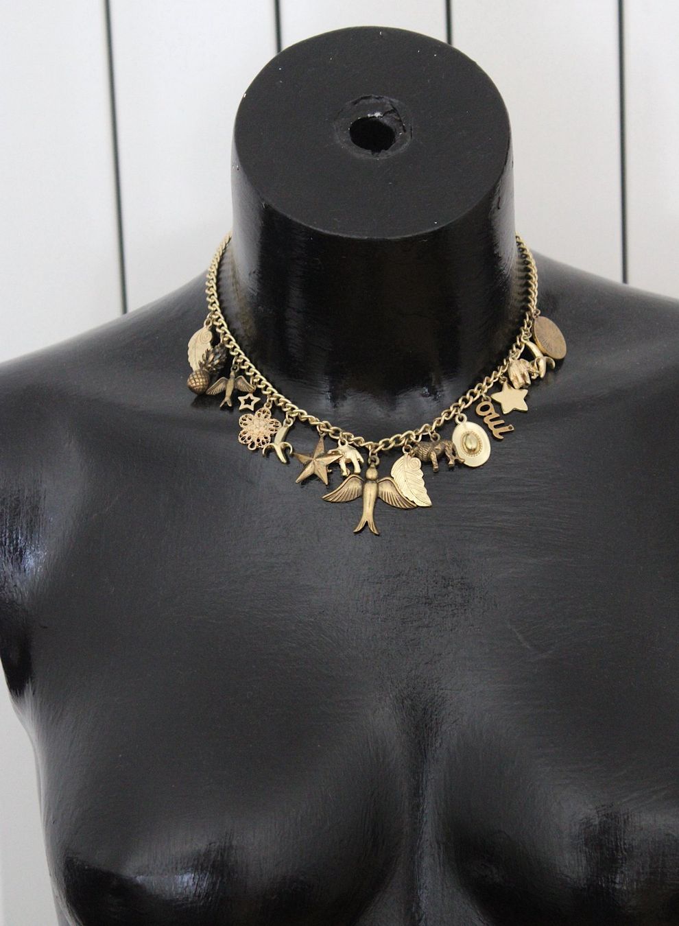 Ketten: Schöne Multi-Charm-Collier -Kette, – Gebraucht aus Locarno von madame-tus-sauds