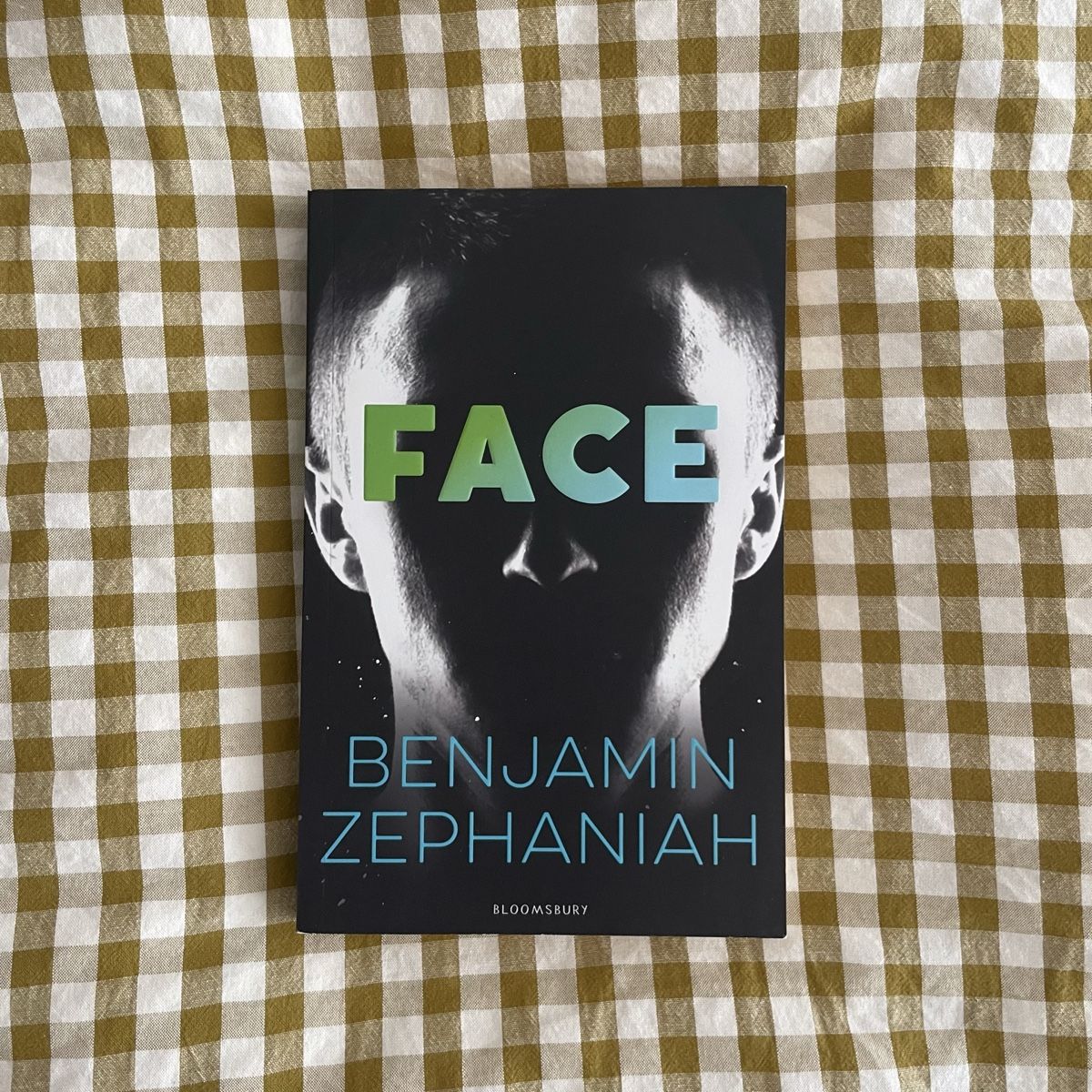 Bücher: Face – Gebraucht aus Schaffhausen von el.bel23