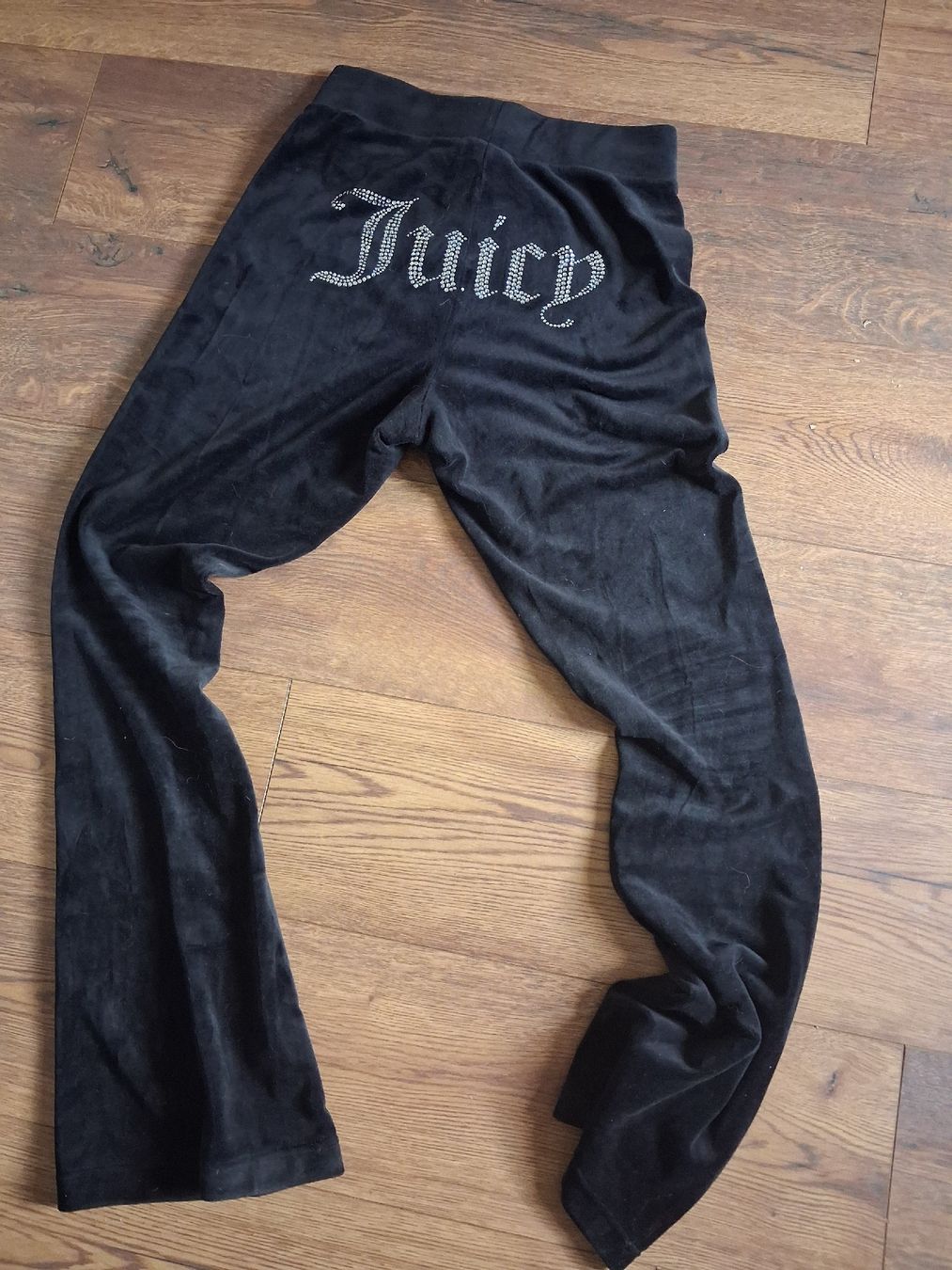 Juicy Couture Hosen: Schwarze Juicy Couture Samthose Gr. M – Neu (gemäss Beschreibung) aus Sevelen von rot_7p8z 1