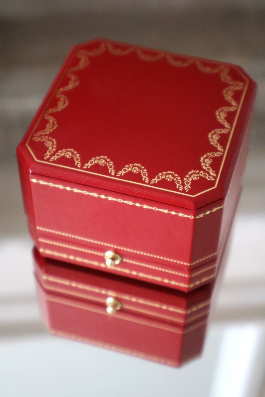 Cartier Schmuckkästen: Cartier Ring-Schmuckbox - neu – Neu und originalverpackt aus Zürich von 04BoBedre