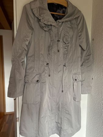 Wunderschöner Übergangsmantel, gefüttert, Grösse 38