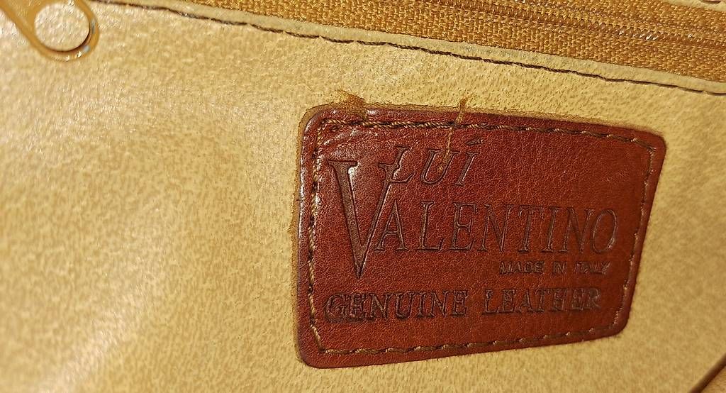 Borse da donna: Tasche-Rucksack-Ledertasche Lui Valentino – Usato da Schlieren venduto da Rcaliforni 3