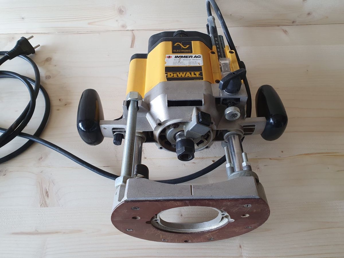 Toutes les machines: Oberfräse Dewalt – D'occasion à Vordemwald par andigu 3