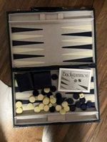 Backgammon Spiel im Koffer blau schwarz gebrauchter Zustand