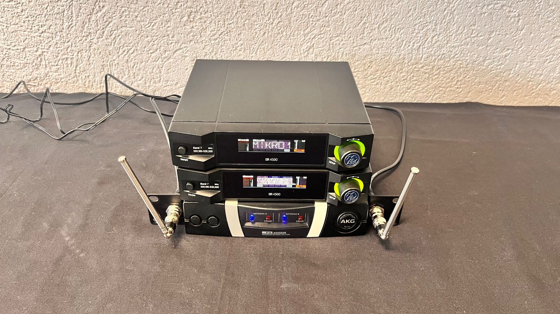 Akg Microfoni: AKG Mikrofonsystem – Usato da Bern venduto da NIKA-SYSTEMS