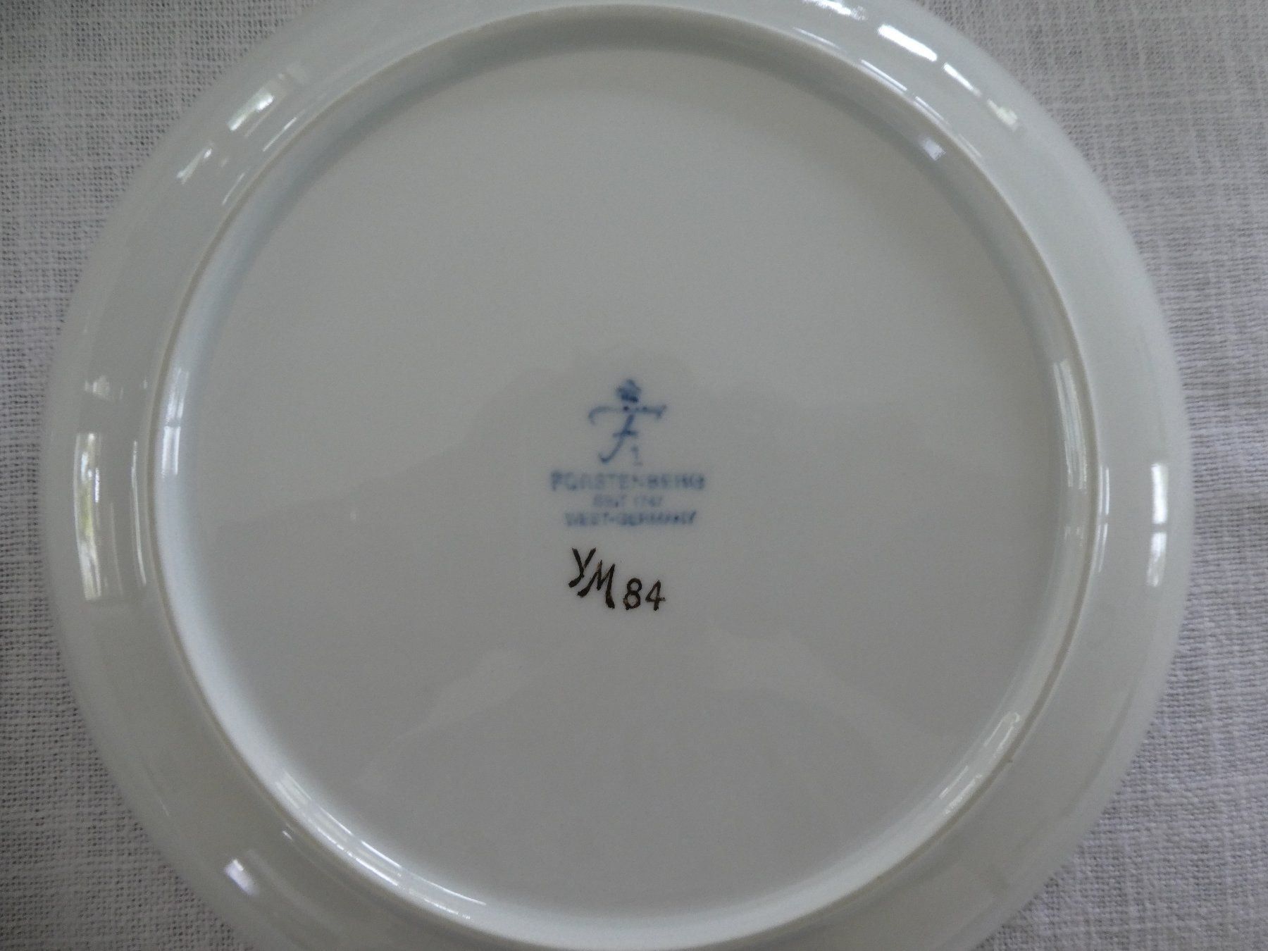 Fürstenberg Set di piatti: 32-teiliges Tee-/Kaffee-Set Fürstenberg – Usato da Ehrendingen venduto da Marcellolauti 1