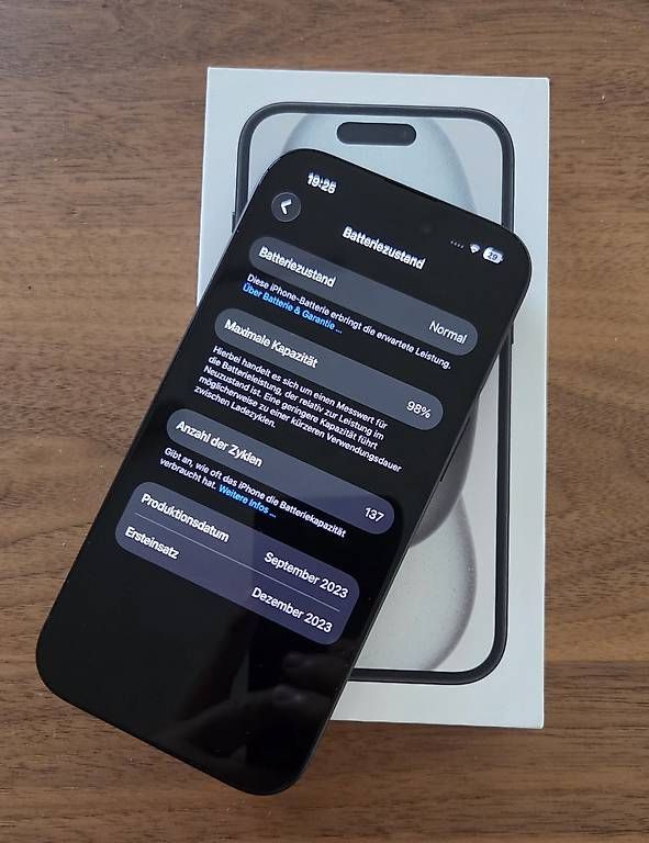 Portables: iPhone 15, 256GB  – D'occasion à Bellmund par Nimu03 1